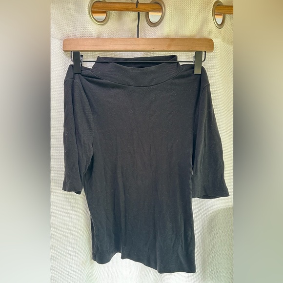 H&M Tops - H&M Black Short Sleeve Women’s Turtleneck Tee